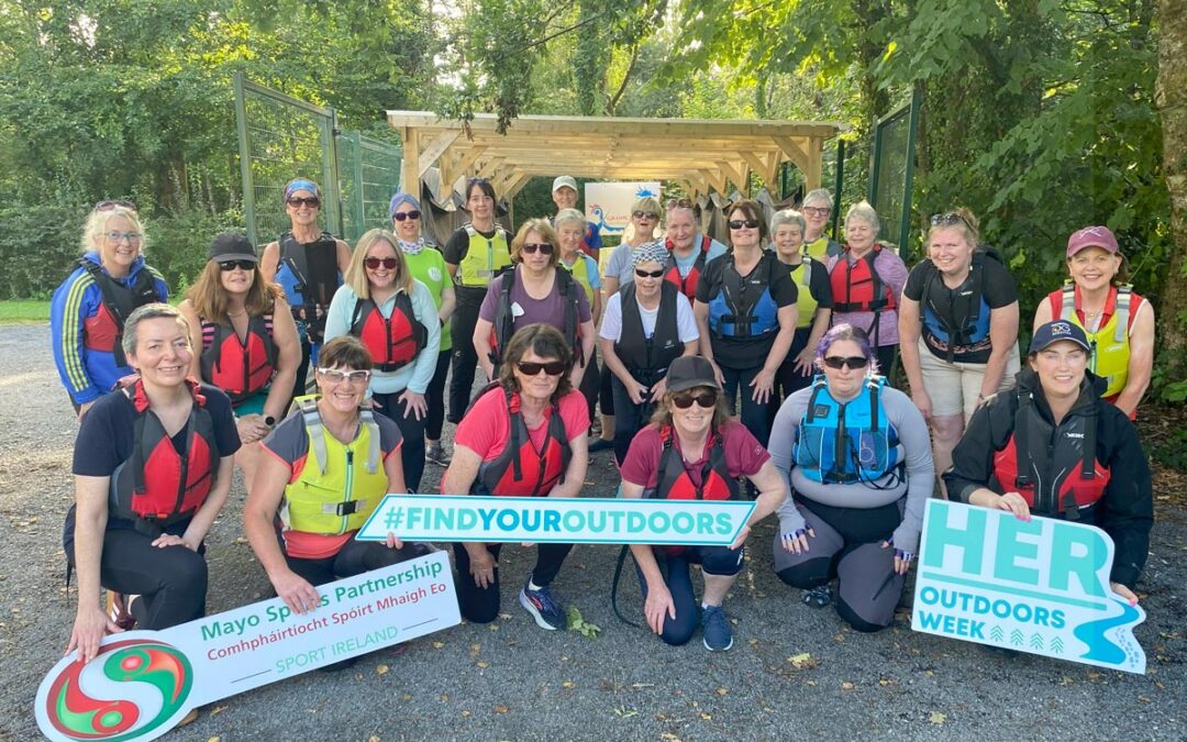Graine Mhaol, Mayo Dragons paddle with HERS outdoors